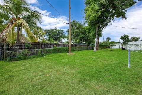 House in Margate, Florida 3 bedrooms, 85.47 sq.m. № 1823722 - photo 25