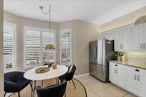 Condo in Venice, Florida, 2 bedrooms  № 1858034 - photo 10
