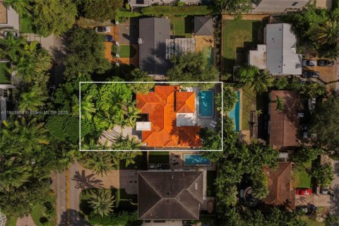 Casa en venta en Miami, Florida, 5 dormitorios № 1969008 - foto 30