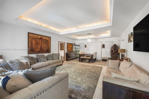 Casa en venta en Miami, Florida, 5 dormitorios № 1969008 - foto 7
