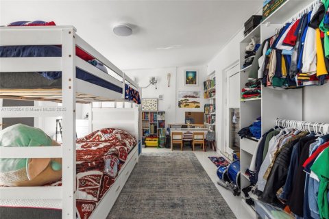 Casa en venta en Miami, Florida, 5 dormitorios № 1969008 - foto 14