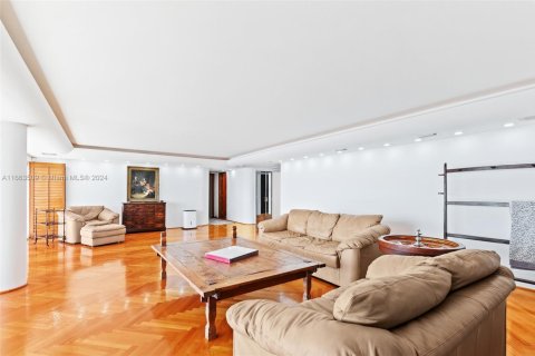 Купить кондоминиум в Майами, Флорида 1 спальня, 215.53м2, № 2054484 - фото 10