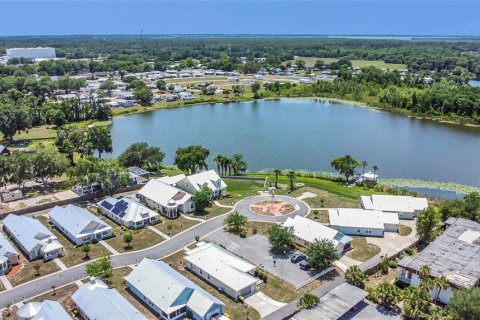 House in Umatilla, Florida 2 bedrooms, 112.41 sq.m. № 1747291 - photo 23