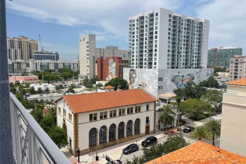 Condo in West Palm Beach, Florida  № 2401277 - photo 11