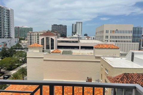 Condo in West Palm Beach, Florida  № 2401277 - photo 10