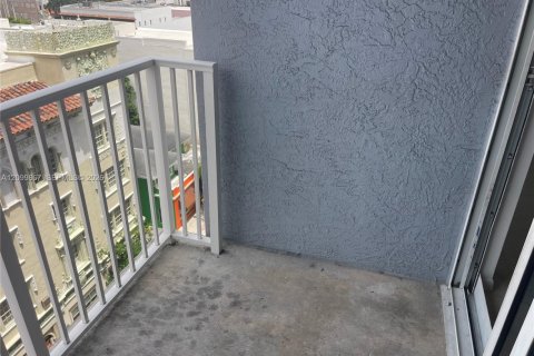 Condo in West Palm Beach, Florida  № 2401277 - photo 13