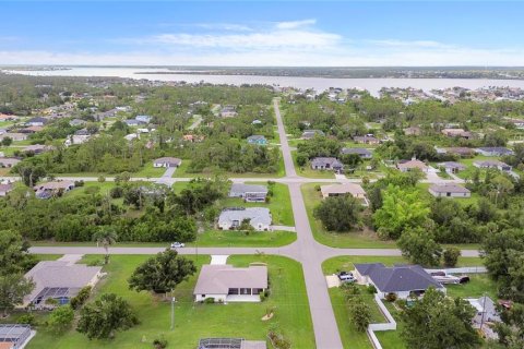 House in Port Charlotte, Florida 3 bedrooms, 163.6 sq.m. № 1844252 - photo 27