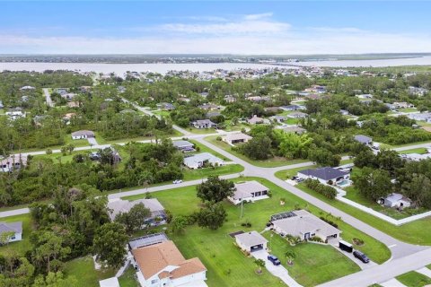Casa en venta en Port Charlotte, Florida, 3 dormitorios, 163.6 m2 № 1844252 - foto 28