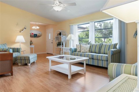 House in Port Charlotte, Florida 3 bedrooms, 163.6 sq.m. № 1844252 - photo 9