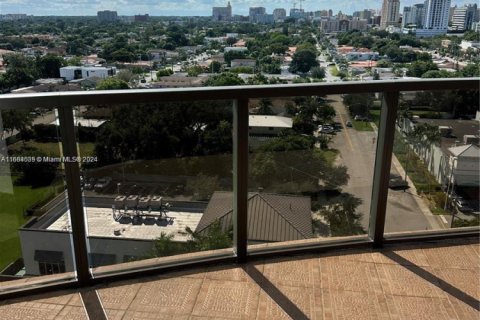 Condo in Miami, Florida, 1 bedroom  № 1977208 - photo 8