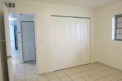 Copropriété à vendre à Miami, Floride: 3 chambres, 123.56 m2 № 1949288 - photo 15