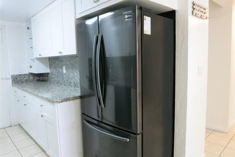 Copropriété à vendre à Miami, Floride: 3 chambres, 123.56 m2 № 1949288 - photo 12