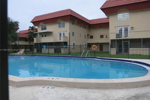 Copropriété à vendre à Miami, Floride: 3 chambres, 123.56 m2 № 1949288 - photo 2