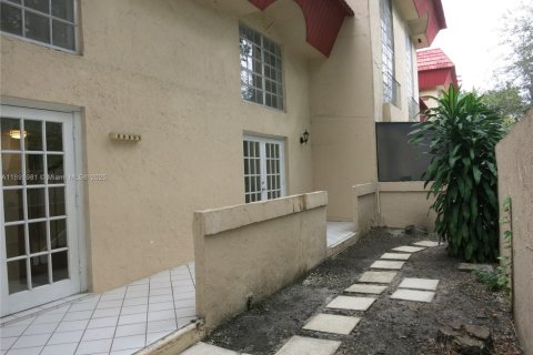 Copropriété à vendre à Miami, Floride: 3 chambres, 123.56 m2 № 1949288 - photo 28