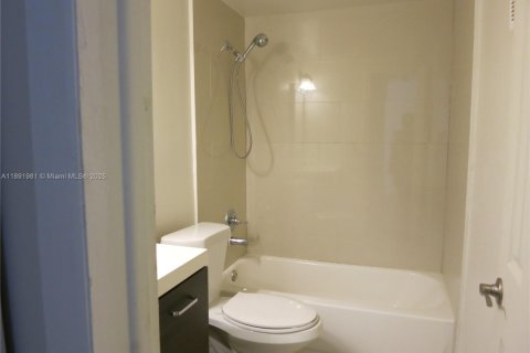 Copropriété à vendre à Miami, Floride: 3 chambres, 123.56 m2 № 1949288 - photo 26