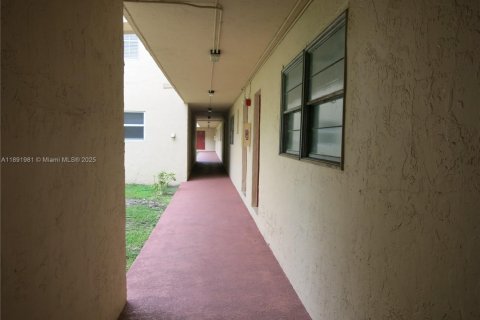 Copropriété à vendre à Miami, Floride: 3 chambres, 123.56 m2 № 1949288 - photo 4