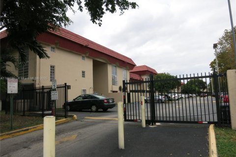 Copropriété à vendre à Miami, Floride: 3 chambres, 123.56 m2 № 1949288 - photo 30