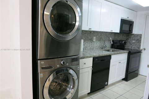 Copropriété à vendre à Miami, Floride: 3 chambres, 123.56 m2 № 1949288 - photo 11