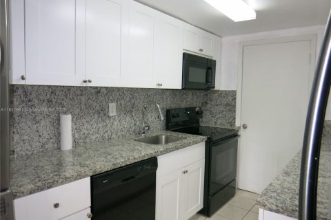 Copropriété à vendre à Miami, Floride: 3 chambres, 123.56 m2 № 1949288 - photo 10