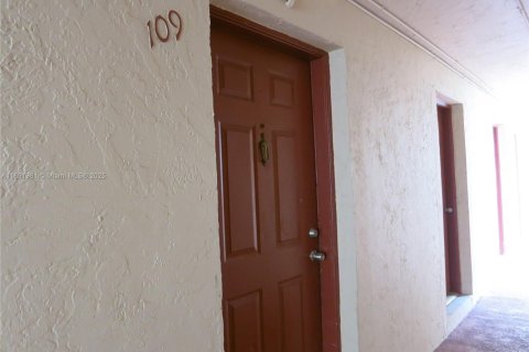 Copropriété à vendre à Miami, Floride: 3 chambres, 123.56 m2 № 1949288 - photo 5