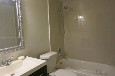 Copropriété à vendre à Miami, Floride: 3 chambres, 123.56 m2 № 1949288 - photo 25