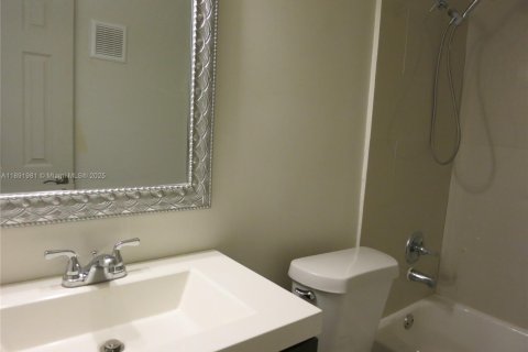 Copropriété à vendre à Miami, Floride: 3 chambres, 123.56 m2 № 1949288 - photo 24