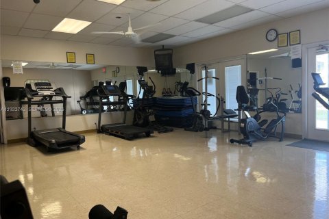 Condo in Lauderhill, Florida, 1 bedroom  № 1992001 - photo 27