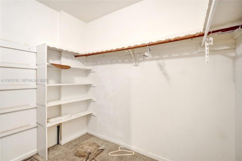 Condo in Lauderhill, Florida, 1 bedroom  № 1992001 - photo 18