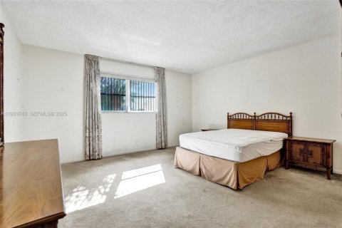 Condo in Lauderhill, Florida, 1 bedroom  № 1992001 - photo 22