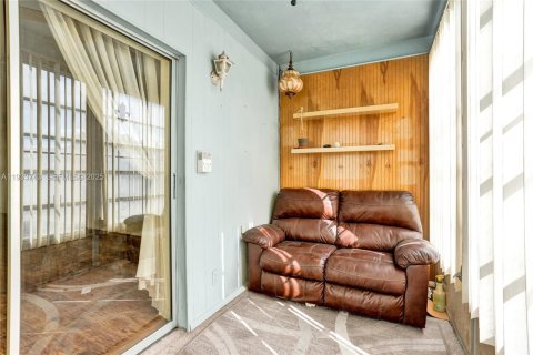 Condo in Lauderhill, Florida, 1 bedroom  № 1992001 - photo 12
