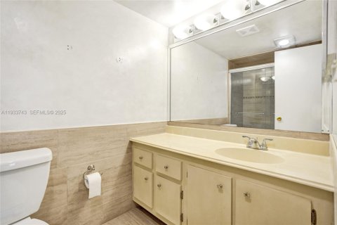 Condo in Lauderhill, Florida, 1 bedroom  № 1992001 - photo 20