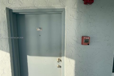 Снять в аренду кондоминиум в Хайалиа, Флорида 2 спальни, 78.32м2, № 2004321 - фото 6