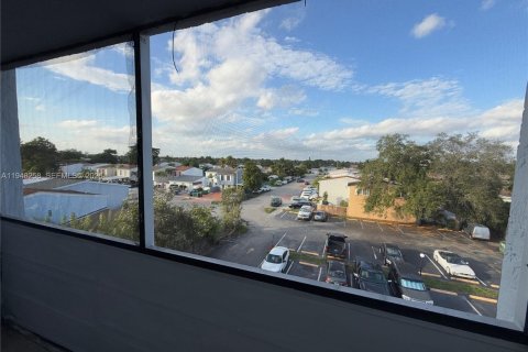 Снять в аренду кондоминиум в Хайалиа, Флорида 2 спальни, 78.32м2, № 2004321 - фото 26