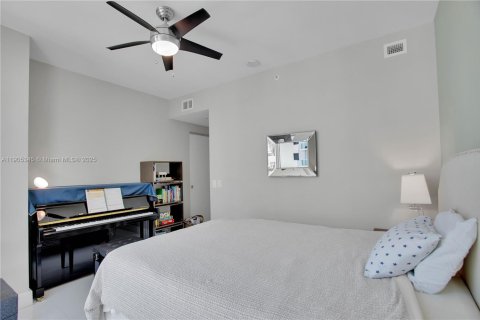 Снять в аренду кондоминиум в Майами, Флорида 3 спальни, 147.99м2, № 1963475 - фото 15