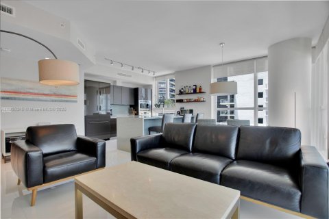 Снять в аренду кондоминиум в Майами, Флорида 3 спальни, 147.99м2, № 1963475 - фото 4