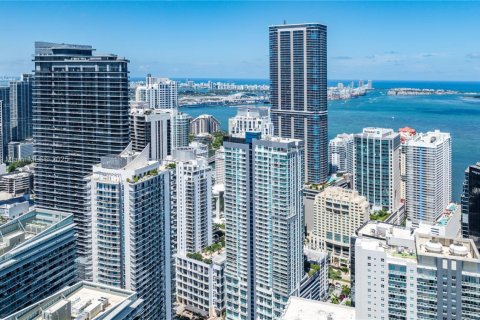 Снять в аренду кондоминиум в Майами, Флорида 3 спальни, 147.99м2, № 1963475 - фото 1