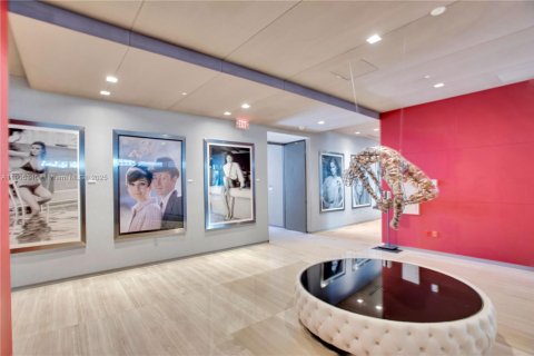 Снять в аренду кондоминиум в Майами, Флорида 3 спальни, 147.99м2, № 1963475 - фото 25