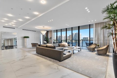 Copropriété à vendre à Aventura, Floride: 4 chambres, 315.87 m2 № 1956688 - photo 2