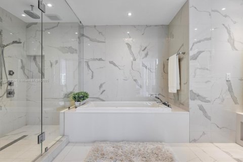 Copropriété à vendre à Aventura, Floride: 4 chambres, 315.87 m2 № 1956688 - photo 15