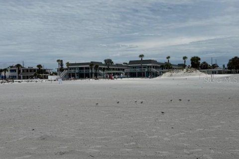 Condo in Saint Pete Beach, Florida, 1 bedroom  № 1690206 - photo 22