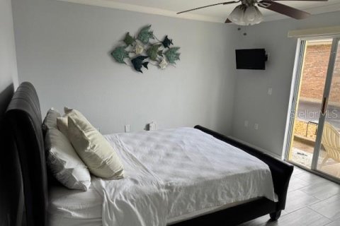 Condo in Saint Pete Beach, Florida, 1 bedroom  № 1690206 - photo 8