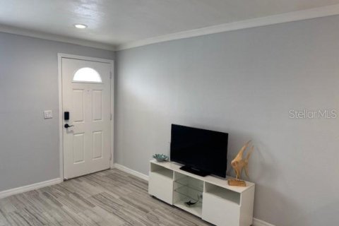 Condo in Saint Pete Beach, Florida, 1 bedroom  № 1690206 - photo 4