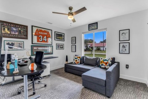 Villa ou maison à vendre à Pembroke Pines, Floride: 4 chambres, 256.41 m2 № 2025064 - photo 21