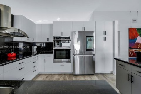 Villa ou maison à vendre à Pembroke Pines, Floride: 4 chambres, 256.41 m2 № 2025064 - photo 9