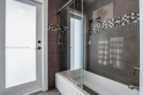 Villa ou maison à vendre à Pembroke Pines, Floride: 4 chambres, 256.41 m2 № 2025064 - photo 18