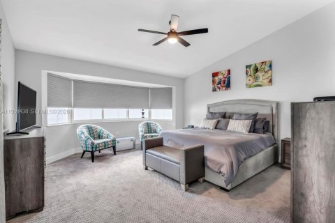 Villa ou maison à vendre à Pembroke Pines, Floride: 4 chambres, 256.41 m2 № 2025064 - photo 15