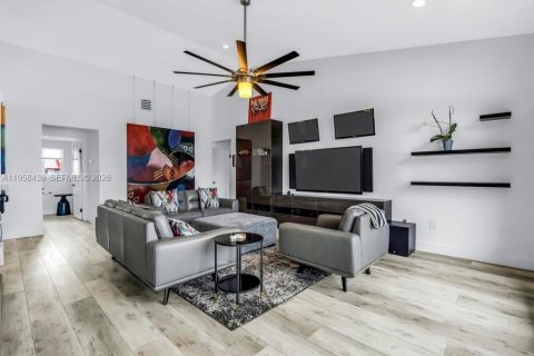 Villa ou maison à vendre à Pembroke Pines, Floride: 4 chambres, 256.41 m2 № 2025064 - photo 5