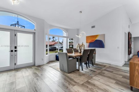 Villa ou maison à vendre à Pembroke Pines, Floride: 4 chambres, 256.41 m2 № 2025064 - photo 12