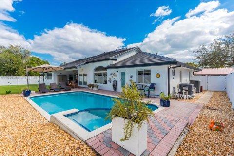 Villa ou maison à vendre à Pembroke Pines, Floride: 4 chambres, 256.41 m2 № 2025064 - photo 30