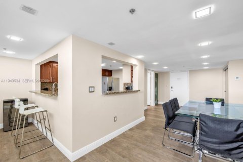 Купить кондоминиум в Майами-Бич, Флорида 7 спален, 537.9м2, № 2055387 - фото 19